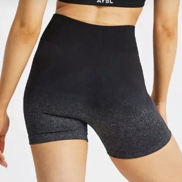 NWOT AYBL Pulse Black / Grey Ombre Seamless Training Short (Size S) - Picture 2 of 8